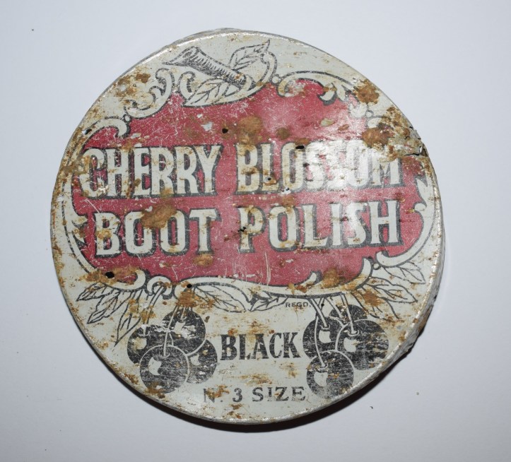 Boot polish lid 1