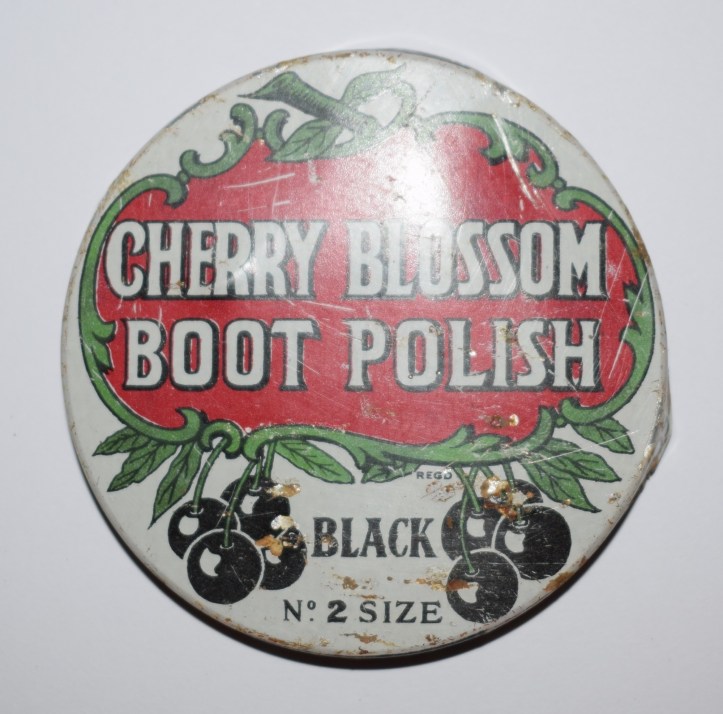 Boot polish lid 2