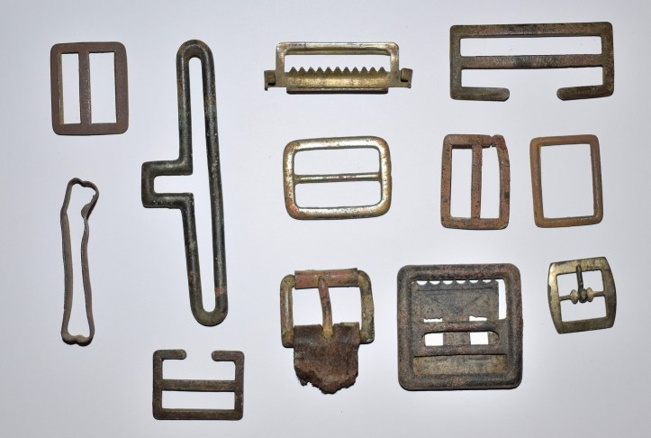 Various buckles